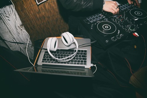 Fixa musik till festen
